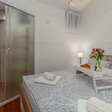 Henna Apartment *