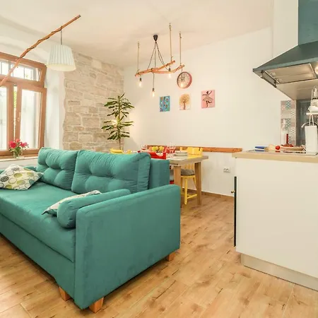Henna Apartment *